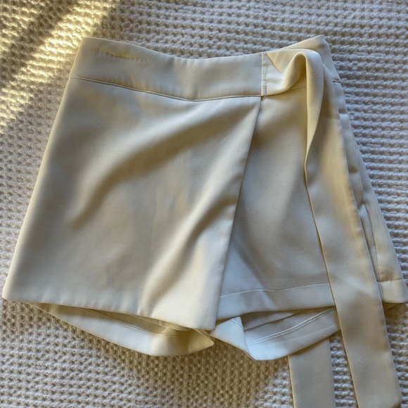 Lucy Paris Skort w/Tie - Picture 3 of 5